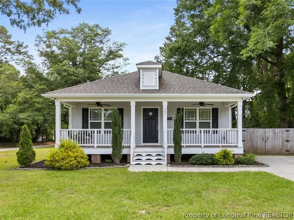 701 E Pearsall St, Dunn, NC 28334