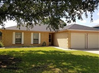 10221 Lone Pine Ln, Fort Worth, TX 76108