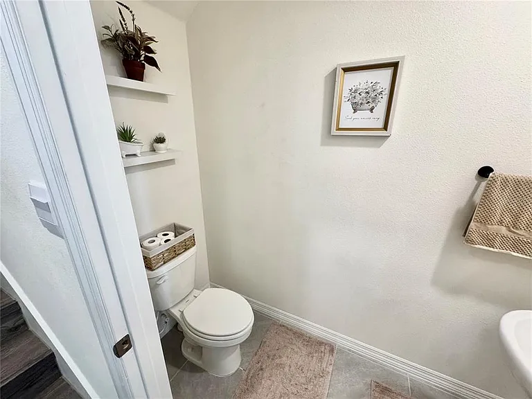 5653 Brosnan Rd — Photo 9