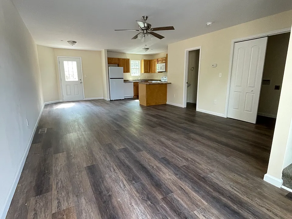 2818 Brooks Landing Way #3