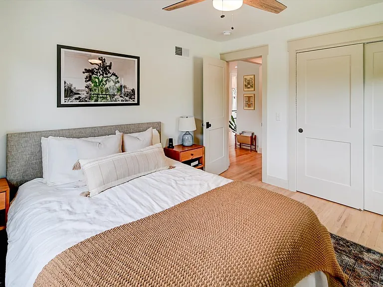 401 Presidential Ln #3 — Photo 16