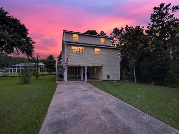 6330 Pontiac Dr, Kiln, MS 39556