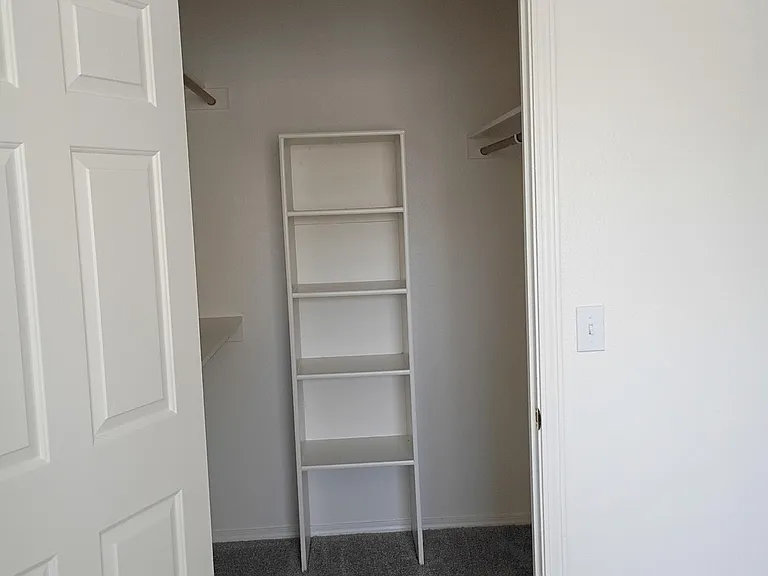 Mallard Cove Apartments — Photo 15