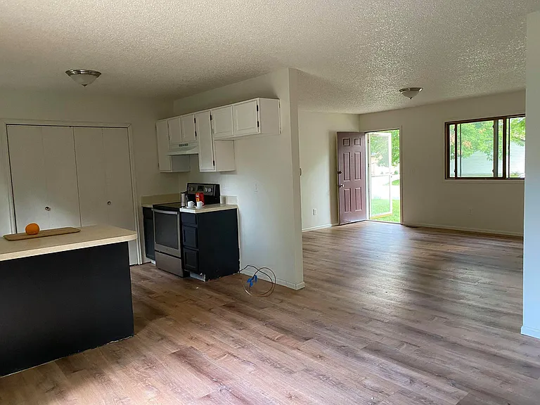 824 Coronado Ave — Photo 11