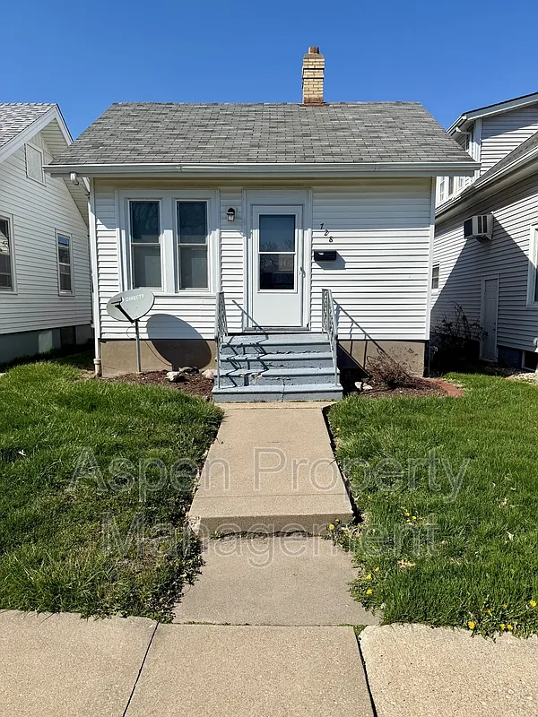 728 Sweeny Ave photo 1