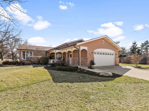 1032 Longmeadow Dr, Glenview, IL 60025