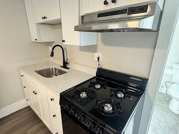 2nd image of 21-23 Cedar St Unit 5