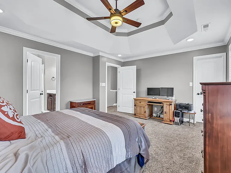 109 Easton Dr — Photo 17