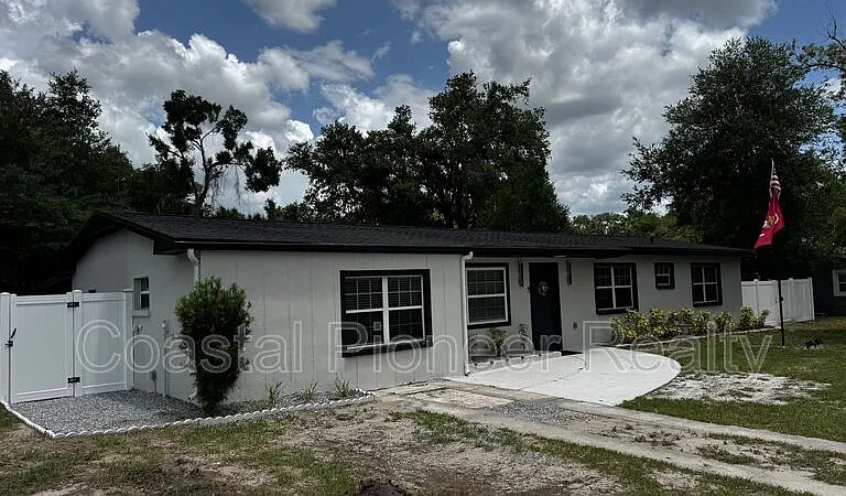 8711 N Wick Pl — Photo 2