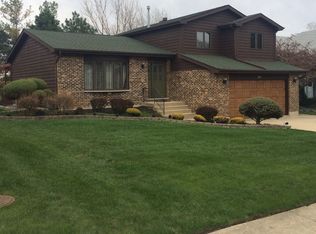 306 Terry Ln, Bloomingdale, IL