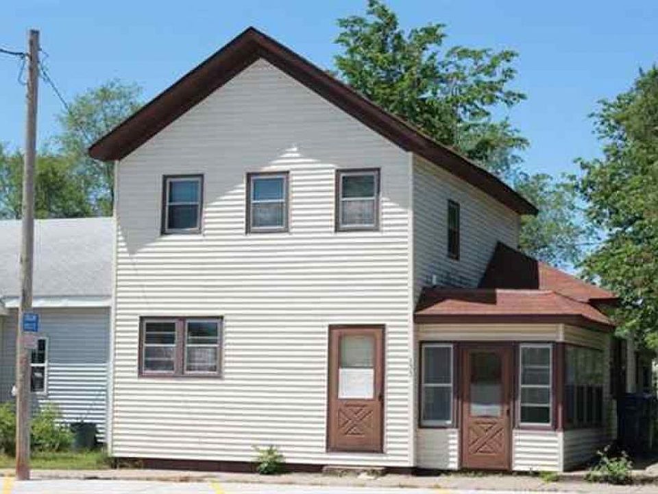 2nd image of 305 Main St