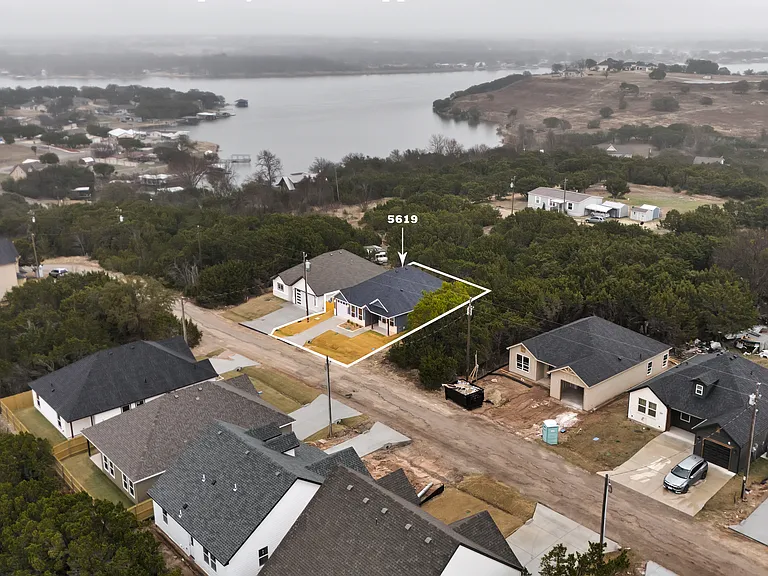 5619 Barkridge Dr — Photo 33