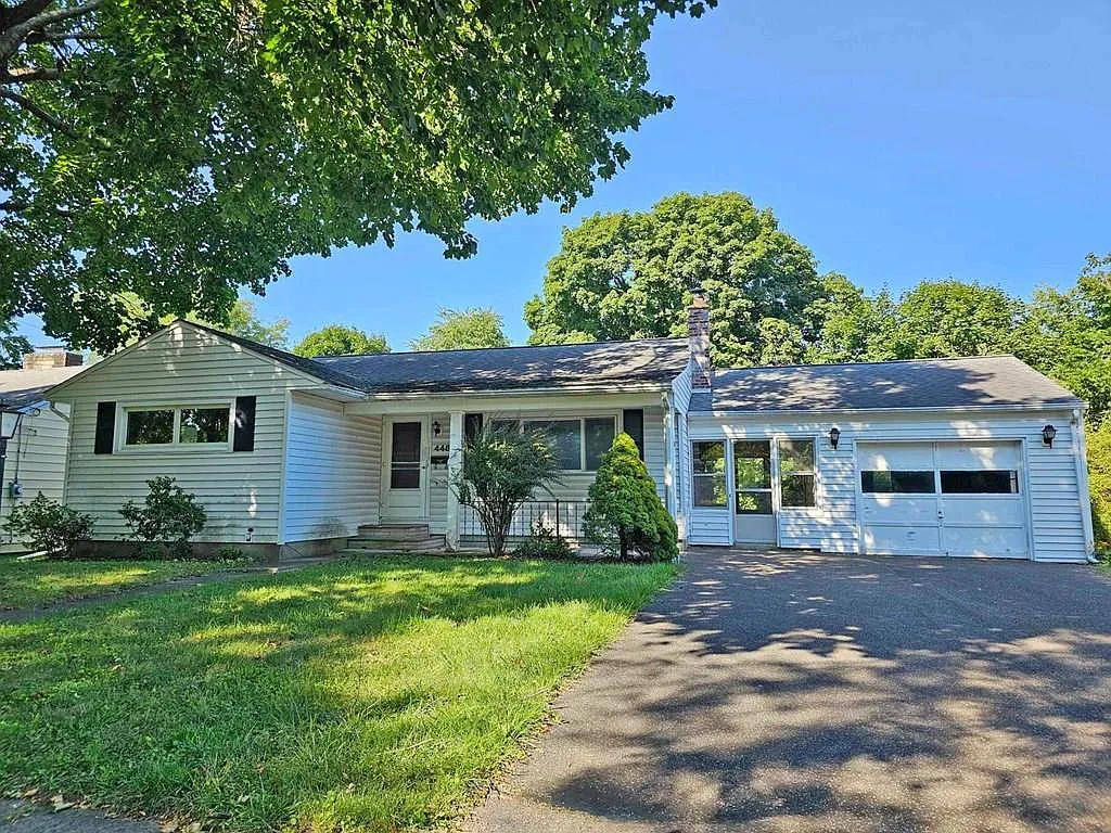448 Braden St photo 1