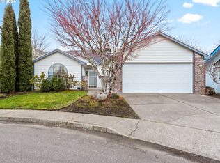 15633 NE Russell Pl, Portland, OR 97230