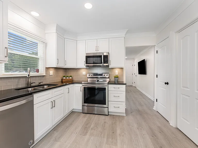 508 Rock Cliff Ct — Photo 5