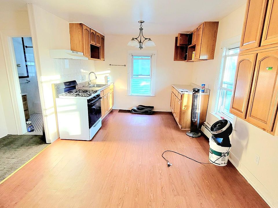 1st image of 111-26 118th St