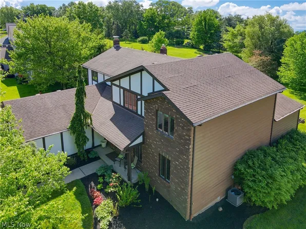 8811 Kings Orchard Trl, Chagrin Falls, OH 44023