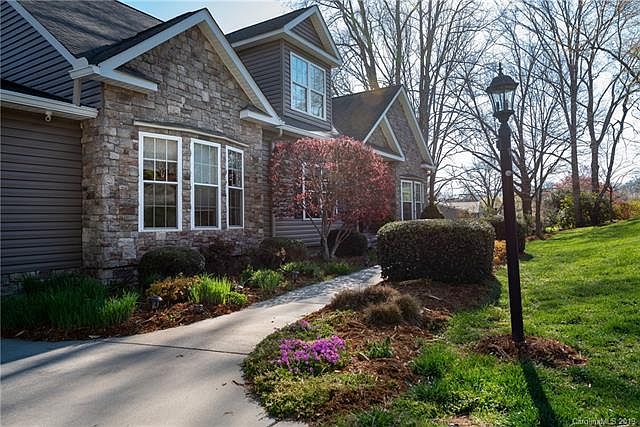 1st image of 104 Mimosa Hills Dr