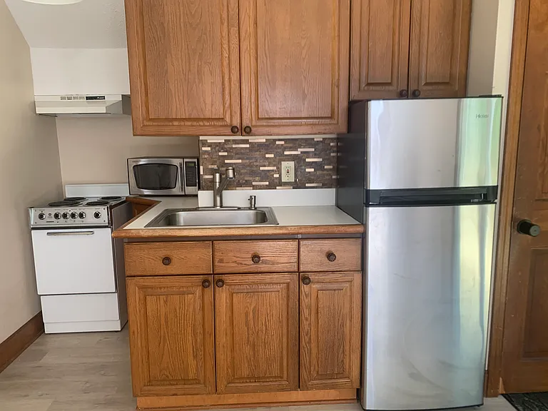 Full kitchenette