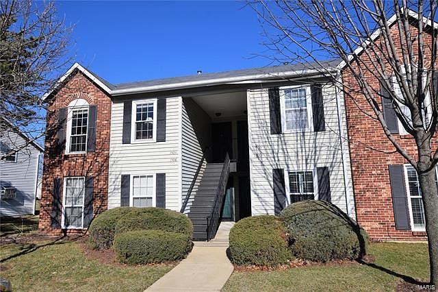 2nd image of 1504 Surrey Ln