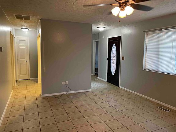 3rd image of 1041 Stonyridge Ave