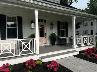317 Harbor Ln, Kelleys Island, OH 43438