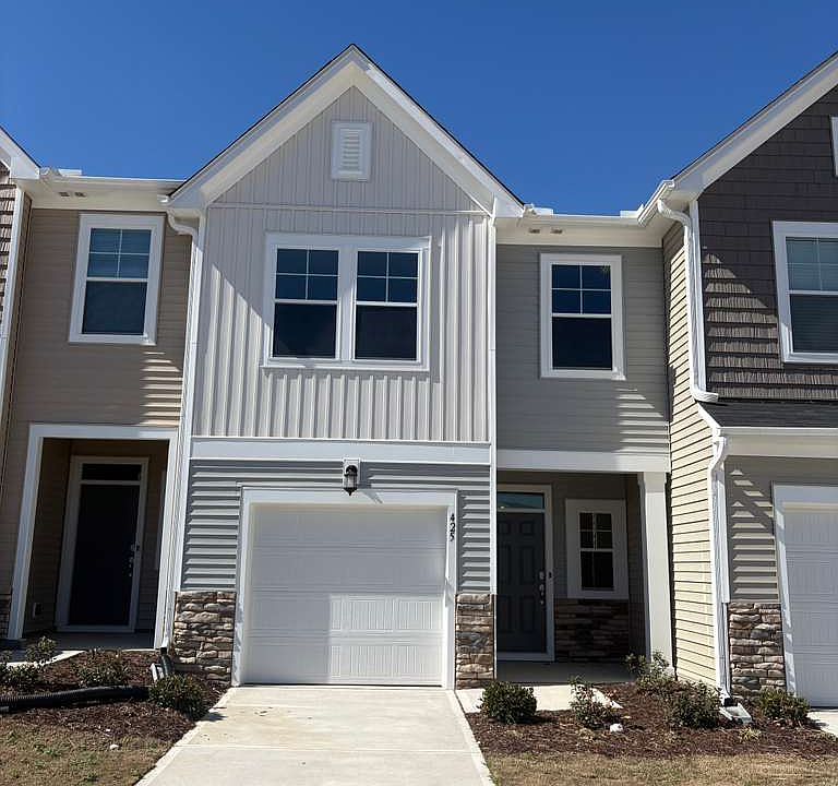 1st image of 425 Venetian Dr