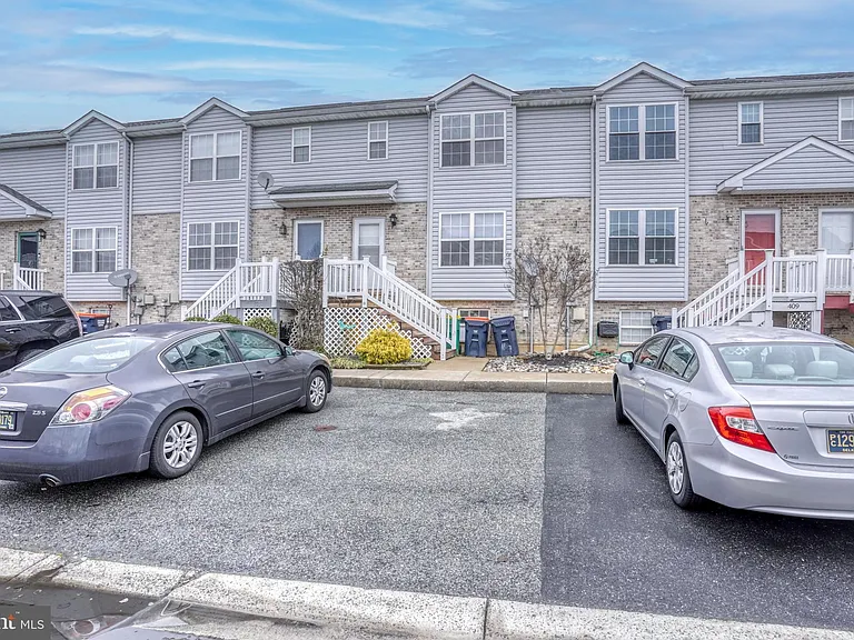 407 Champs Ln — Photo 6