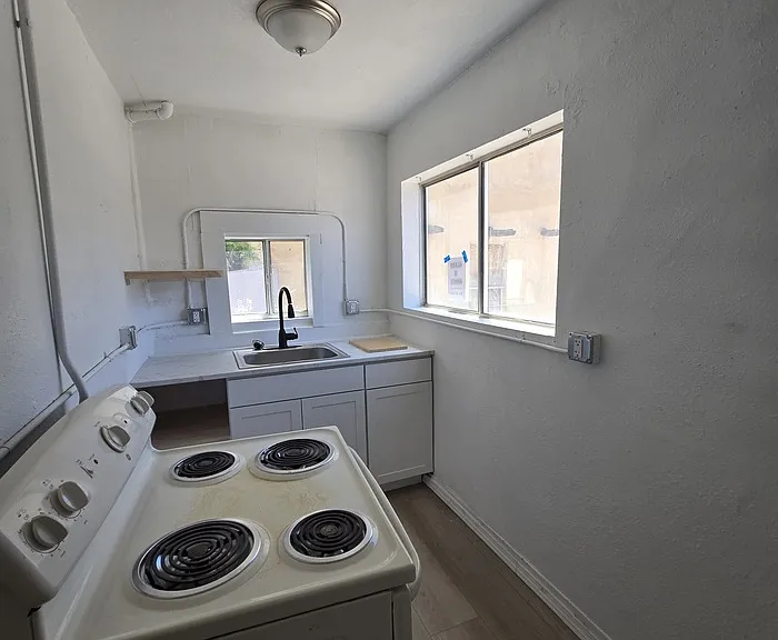 110 Mesa St SE #110 — Photo 4