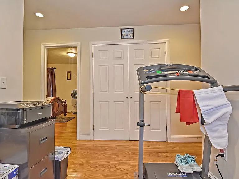 45 Nightingale St #B — Photo 11