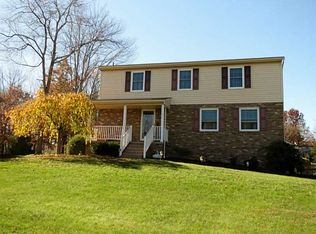 200 Foxglove Dr, Baden, PA