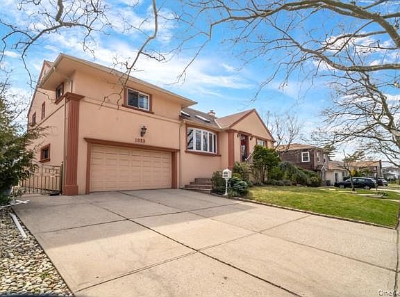 2nd image of 1033 Rosedale Road