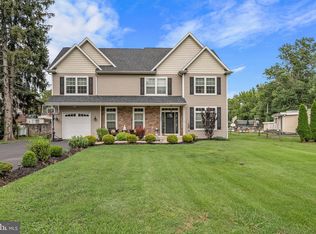 959 Ashton Rd, Bensalem, PA 19020