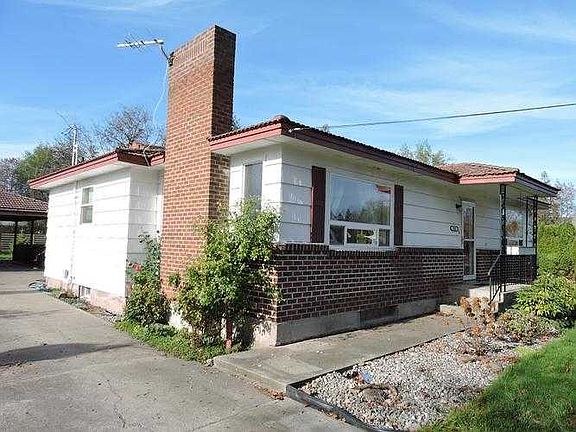 CLOSE UO FRONT AREA VIEW OF HOUSE