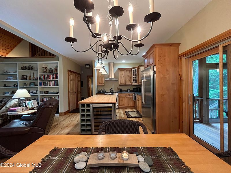 3rd image of 26 Hemlock Ridge Lane