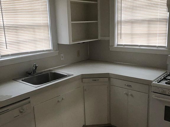 New floors and paint in kitchen