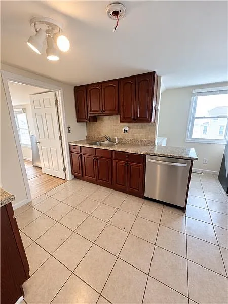 2 bed, $2,450 — Photo 4