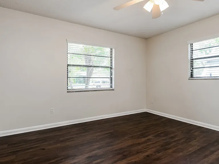 5219 Ardmore Dr — Photo 14