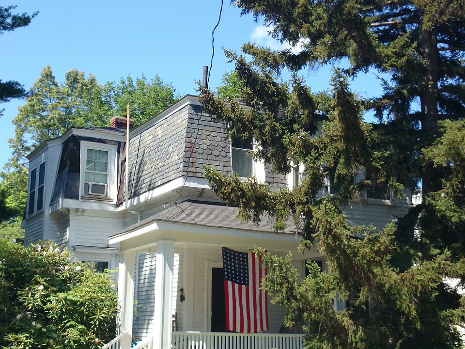 2nd image of 271 Park St