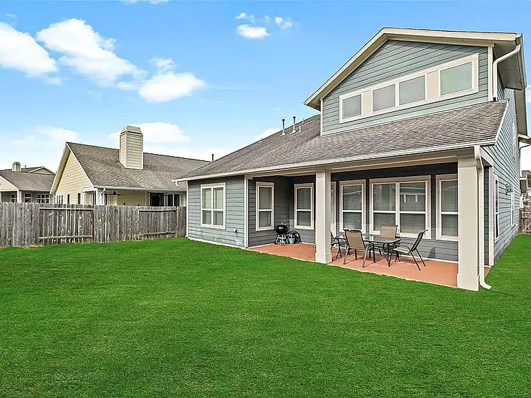 29559 Usonia Dr — Photo 2