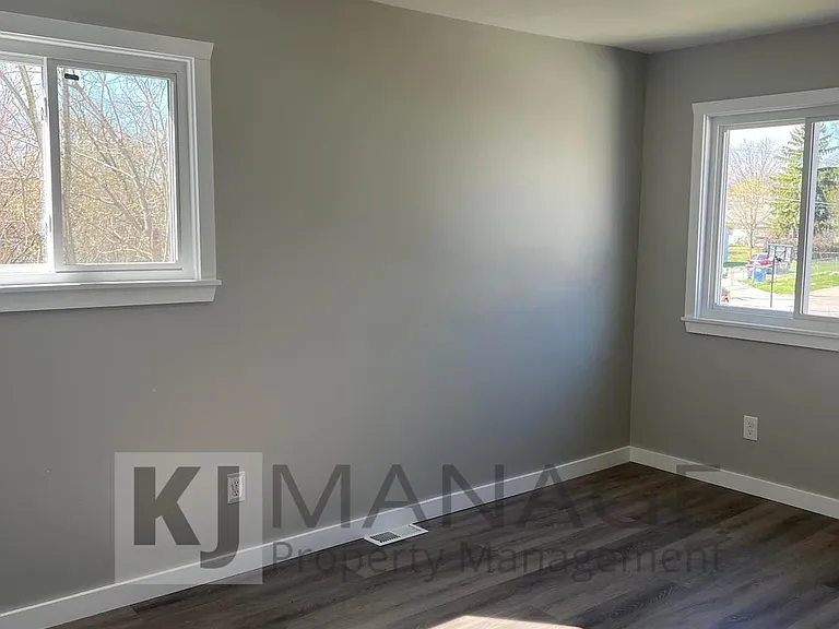 32443 Muskegon Ct — Photo 6