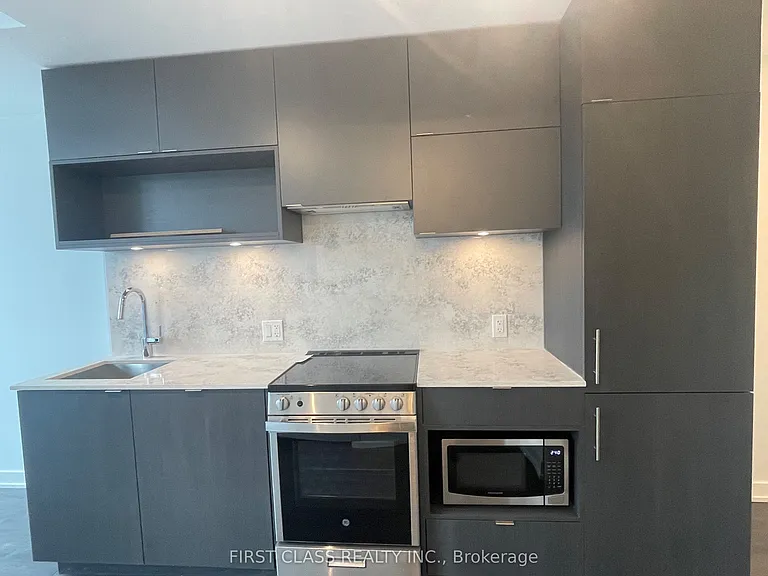 100 Queen St E #3609 — Photo 4