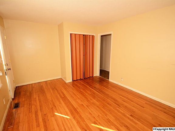 4th image of 4810 Blue Haven Dr NW