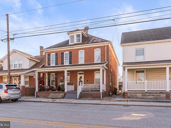 2nd image of 338 3rd St