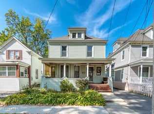 26 Alvey St, Schenectady, NY 12304