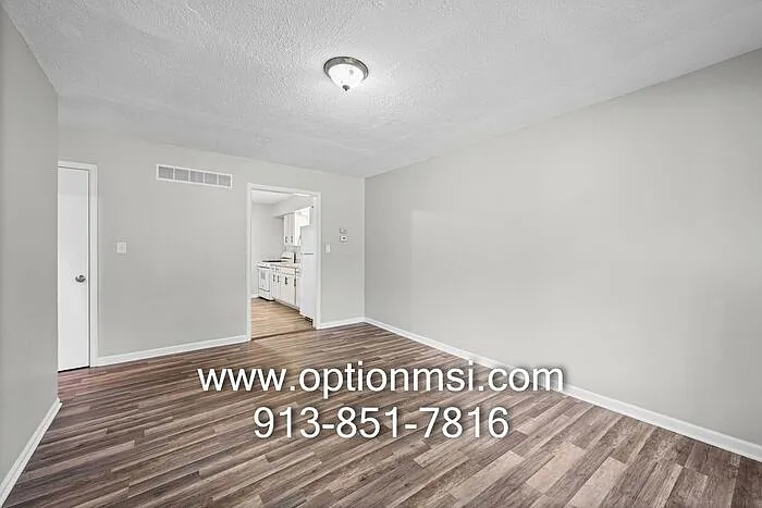 345 S 73rd Dr — Photo 5