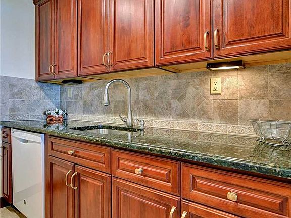 2nd image of 33 Richmond Blvd Unit 3B