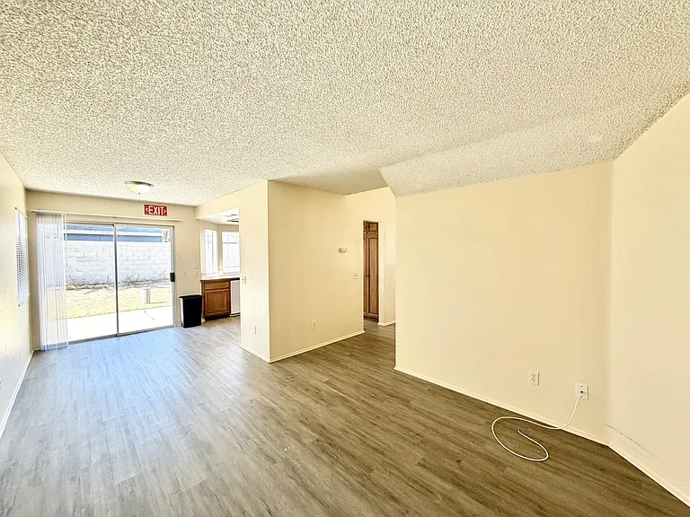 541 Ocean Ave — Photo 11
