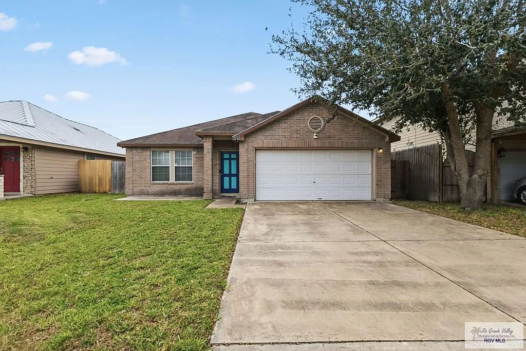 3 bed, 2.0 bath, 1848 sqft, $1,950 — Photo 2
