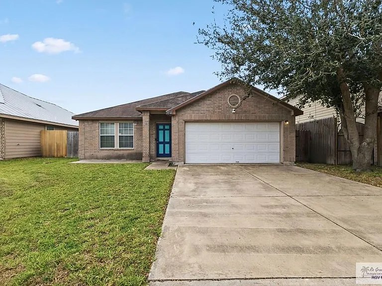 Llano Grande Ln — Photo 2